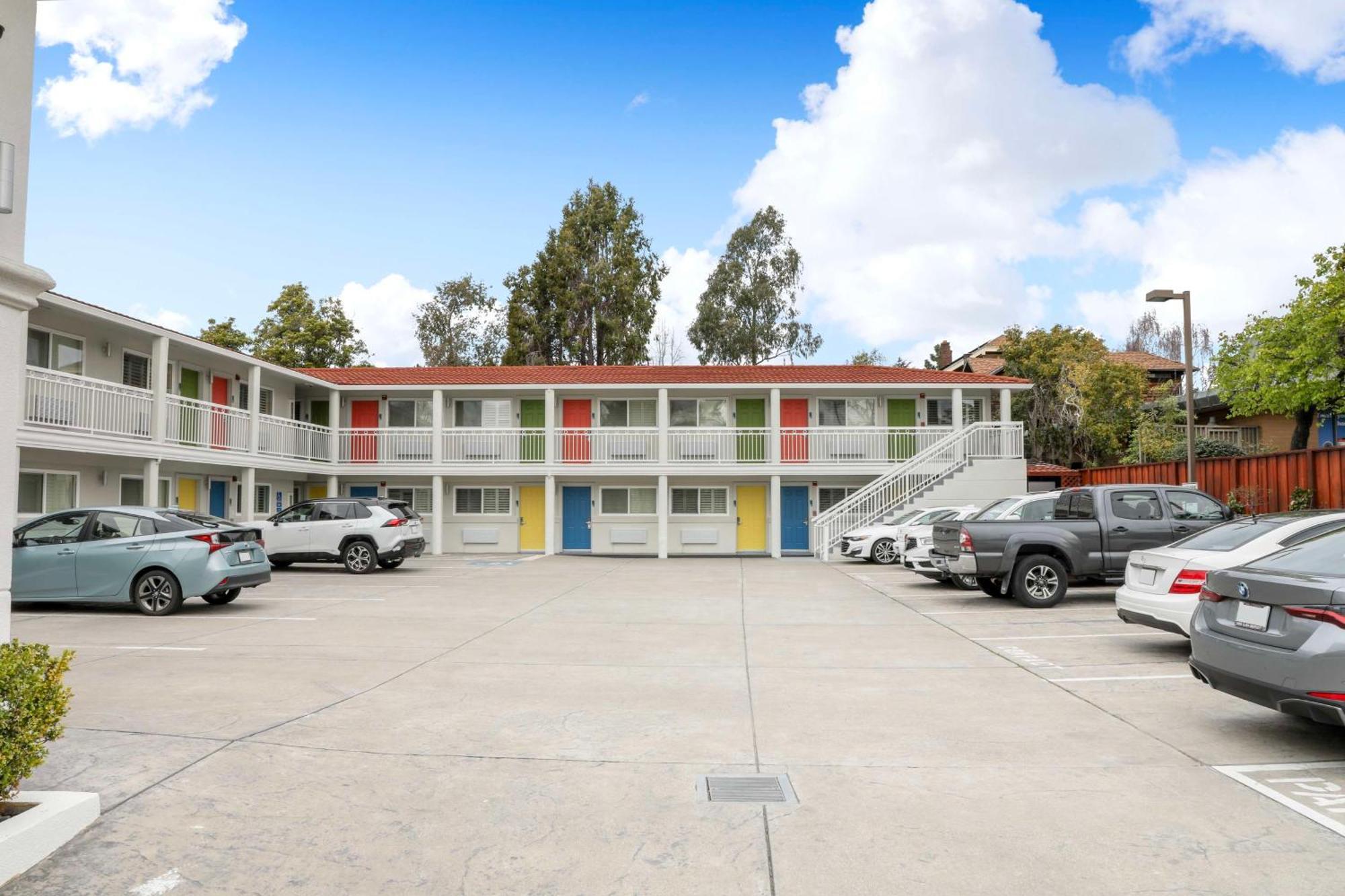 Signature Inn Berkeley Exterior photo