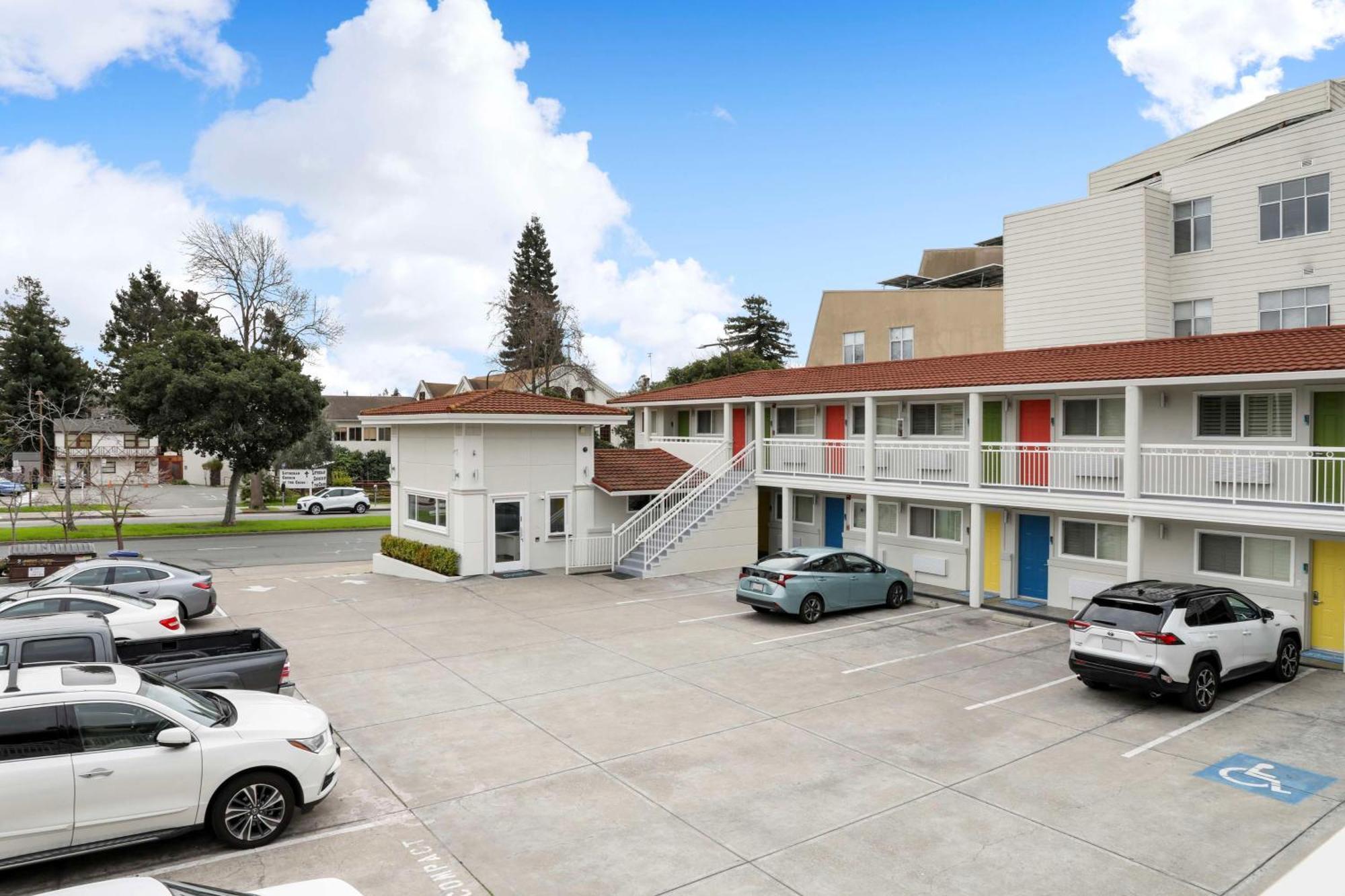 Signature Inn Berkeley Exterior photo