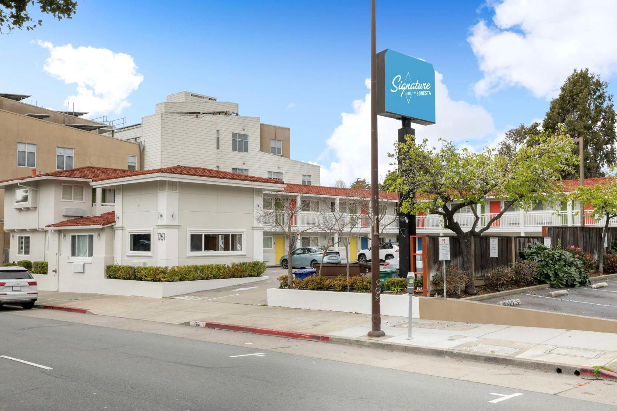 Signature Inn Berkeley Exterior photo