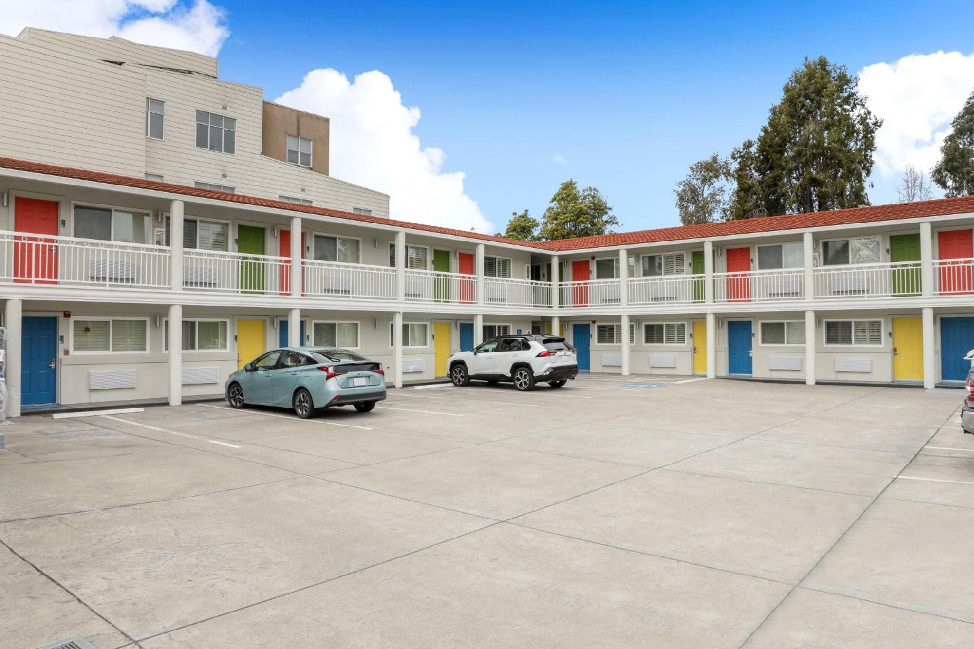Signature Inn Berkeley Exterior photo